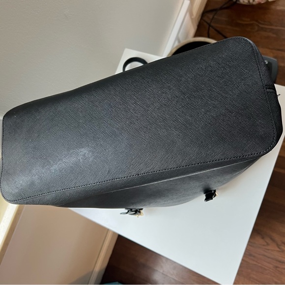 MICHAEL Michael Kors Extra Large Jet Set Laptop Tote - Picture 4 of 16